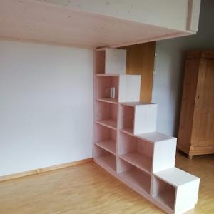 Bucherregal Treppe Mit Hochbett