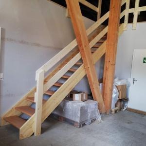 Treppe Wangen Und Gelander Fichte Massiv Tritte Buche Massiv